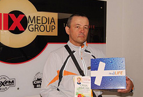 Компания AkvaLIFE подарила Юрию Горловичу ионизатор воды. 