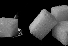 Прорыв в онкологии: учёные разобрались во взаимосвязи сахара и рака